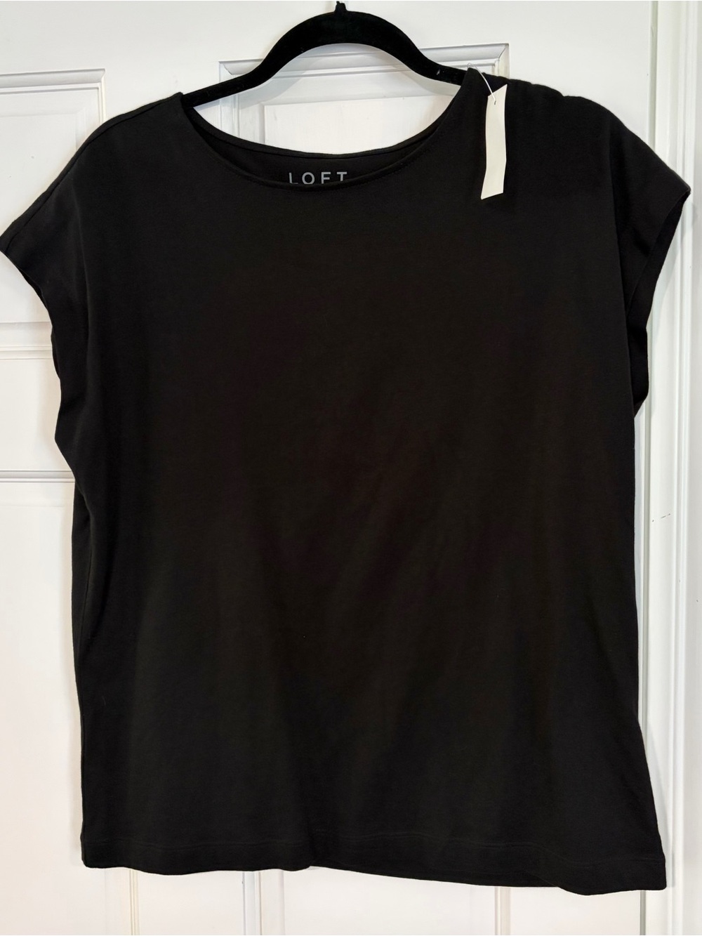 LOFT Black Short Sleeve Tee with Cap Sleeves. Medium. NWT